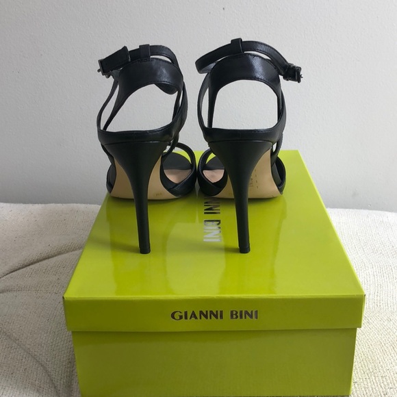 Gianni Bini Sessily Heels - Picture 2 of 8